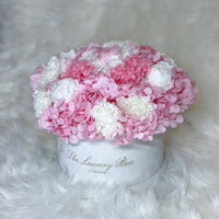 Pink preserved floral arrangement bouquet flower box for flower delivery in UK