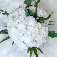 White preserved floral arrangement bouquet flower box for flower delivery in UK