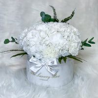 White preserved floral arrangement bouquet flower box for flower delivery in UK