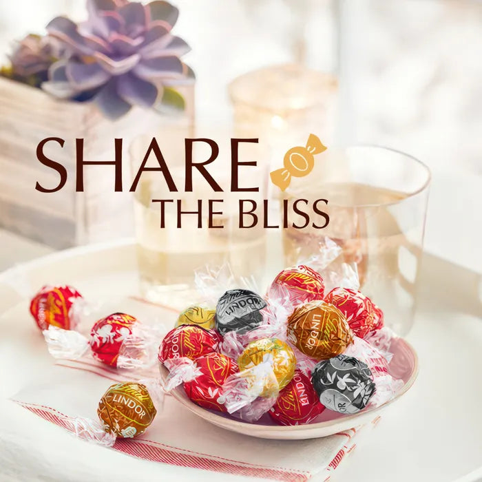 Lindt LINDOR Assorted Chocolate Truffles Box 200g