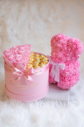 Valentine's Day Gift Set Infinity Roses and Rose bear and chocolate delivered in Uk