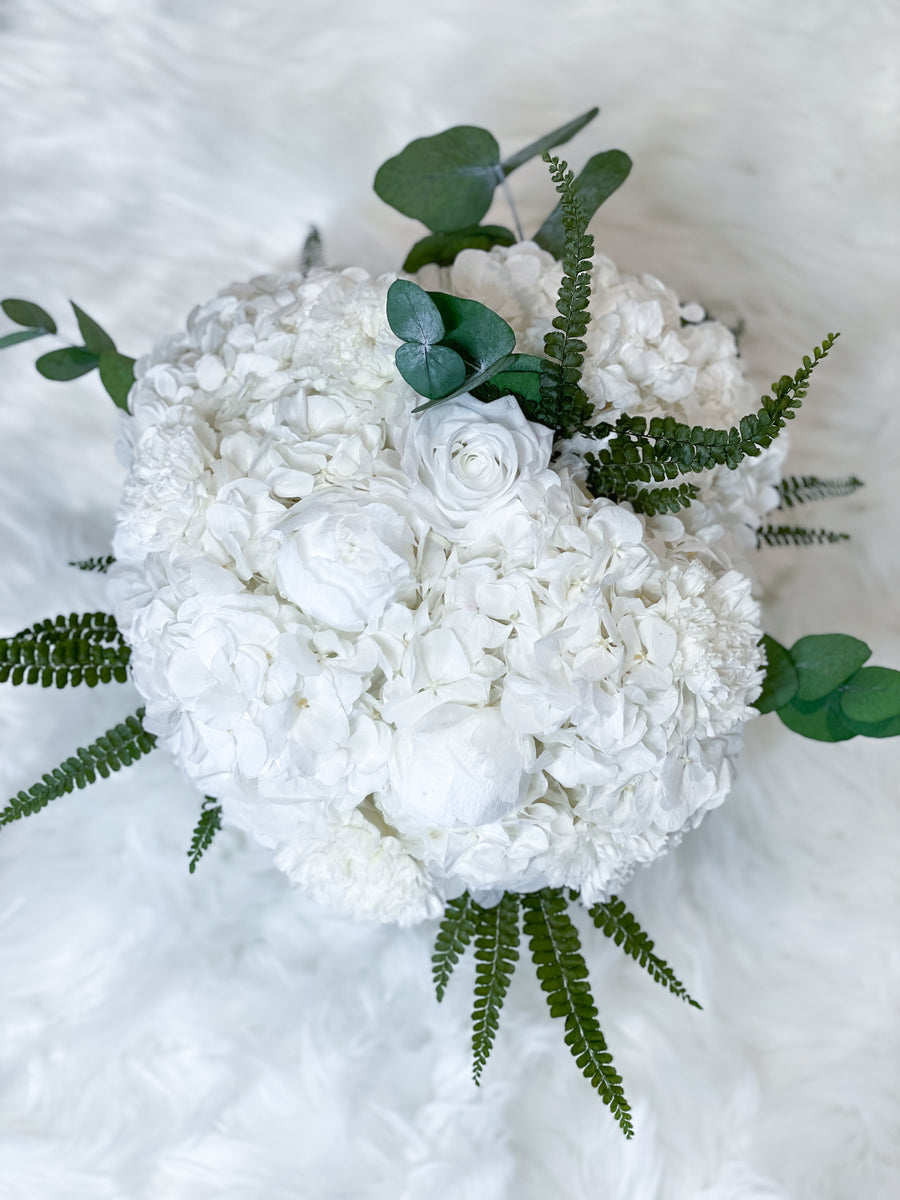White preserved floral arrangement bouquet flower box for flower delivery in UK