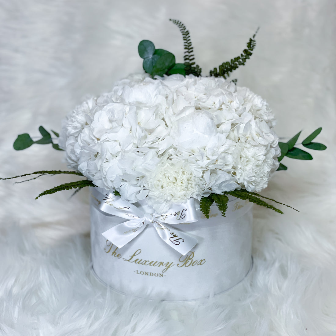 White preserved floral arrangement bouquet flower box for flower delivery in UK
