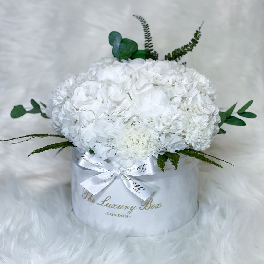 White preserved floral arrangement bouquet flower box for flower delivery in UK