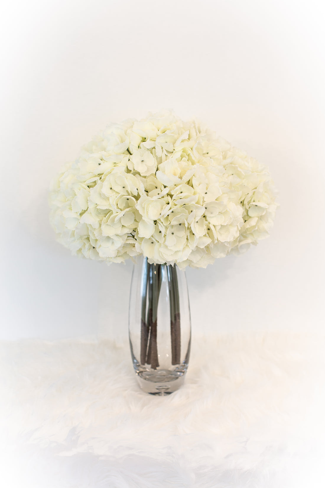 luxury artificial flowers in vase for coffee table and luxury home decor