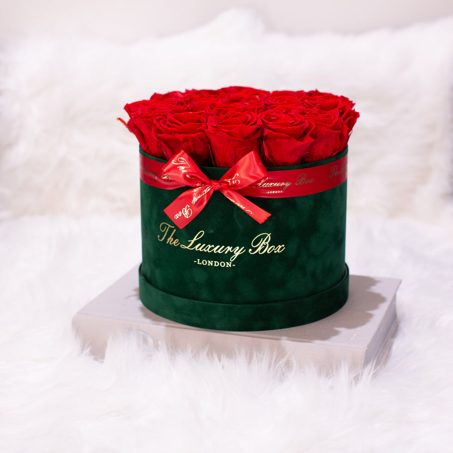 Christmas gifts for her red infinity roses in a box