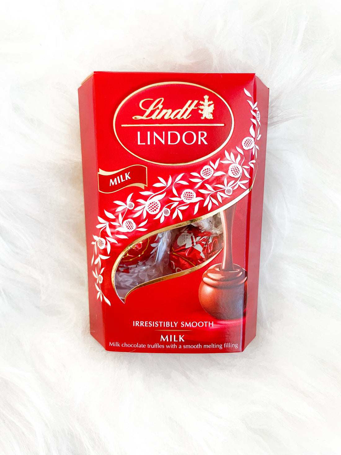Lindt LINDOR Milk Chocolate Truffles 37g