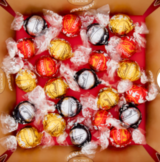 Lindt LINDOR Assorted Chocolate Gift Wrapped Box 287g